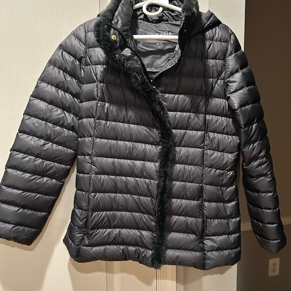 Cole Hahn black puffer jacket size M. Like new.
